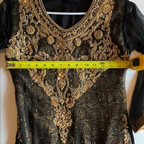 Black and gold Indian Pakistani salwar kameez - Picture 7 of 12